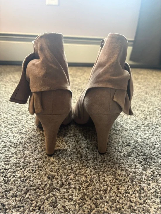 Aldo Taupe Bow Suede Ankle Booties - Picture 5 of 10